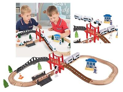 Circuit de Train en Bois avec Accessoires – Wooden Track for Motor Cars