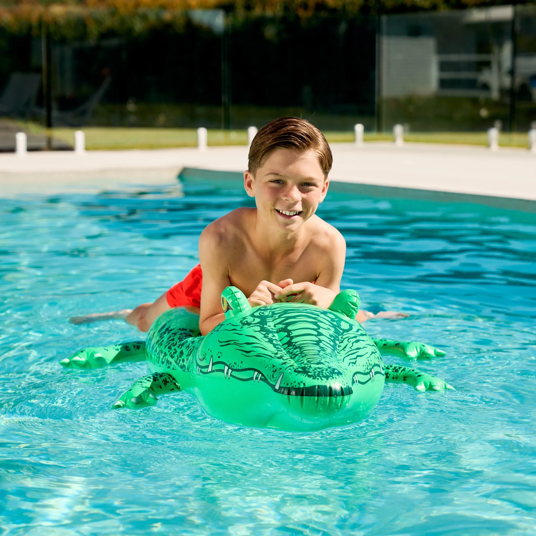 Bouée Gonflable Crocodile Enfant – Flotteur Piscine Ride-On pour Été – Image 3
